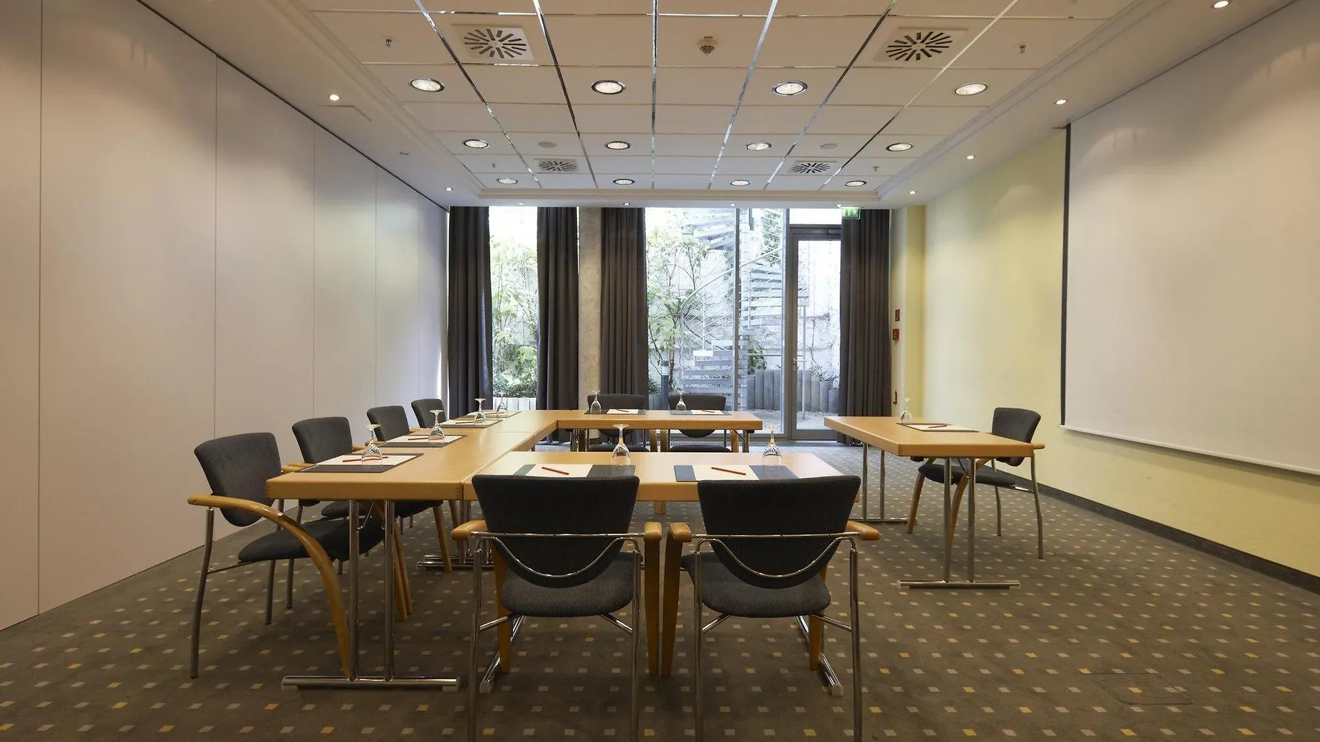 Tribe Duesseldorf Hotel